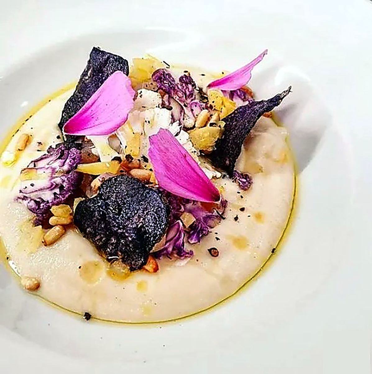 Chou-fleur, crème, pignons
